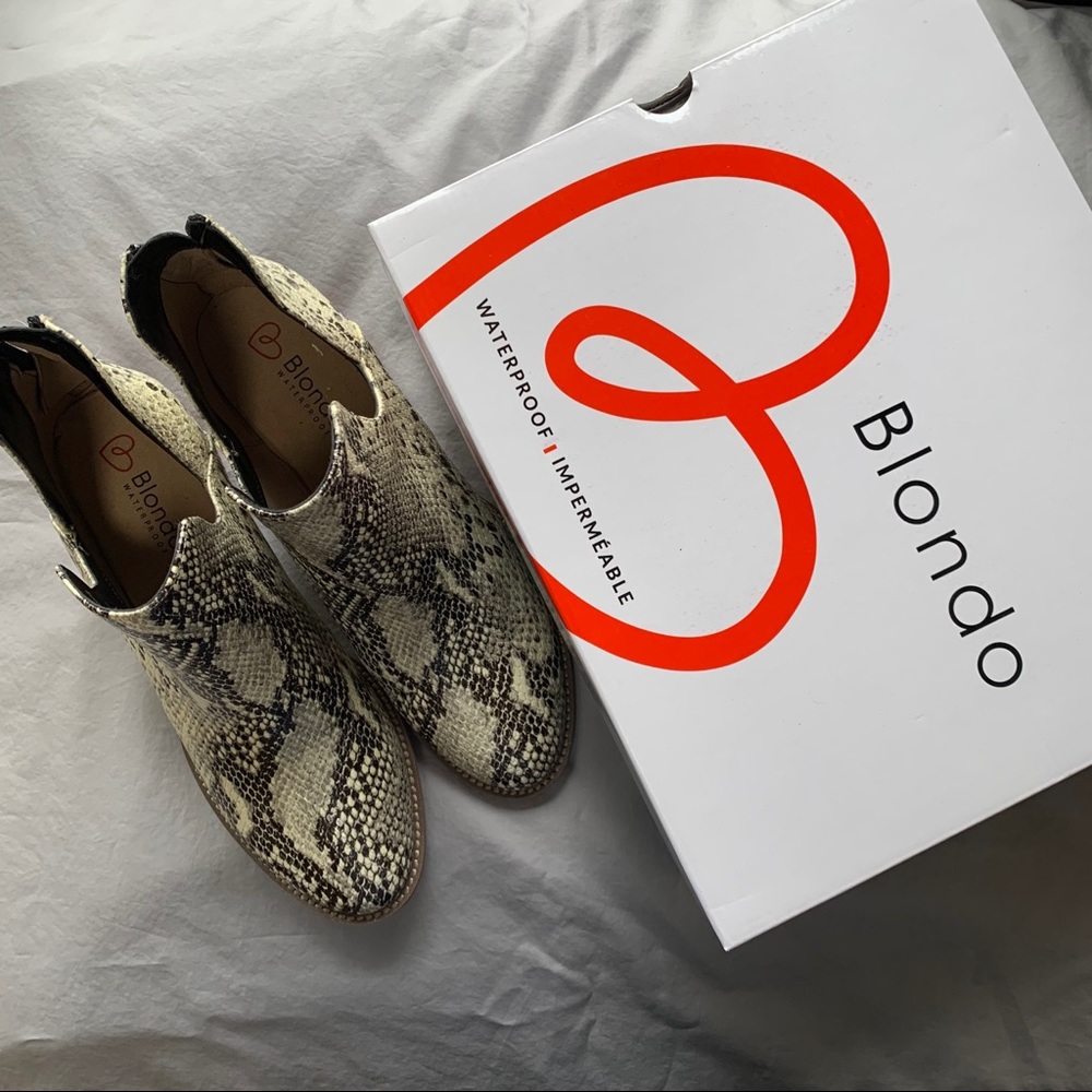NWT Blondo Waterproof Leather Bootie Snake Skin